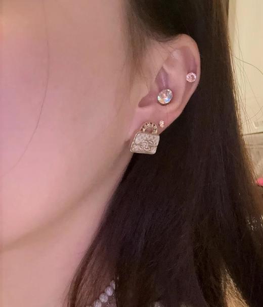 香奈儿24春夏最新款绝美系列包包耳钉（XTY） 商品图6