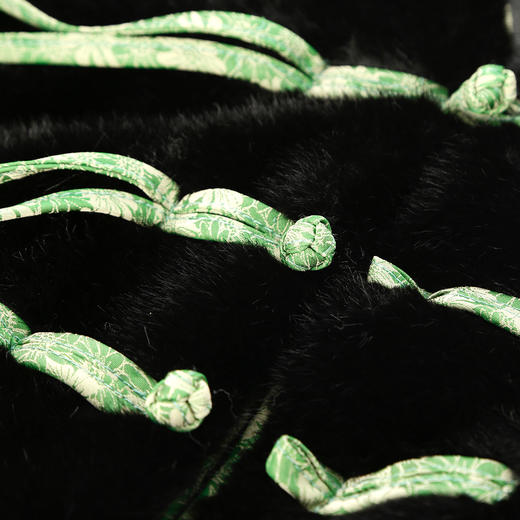 PH113斯尔丽24秋冬时尚新中式国风外套环保皮草盘扣提花袖口短毛绒上衣 商品图4