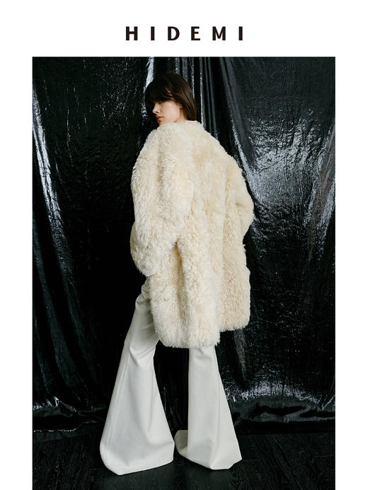HIDEMI 节日系列进口羊羔毛小卷毛奶白色圆领大廓形皮毛一体中长款皮草大衣 商品图4