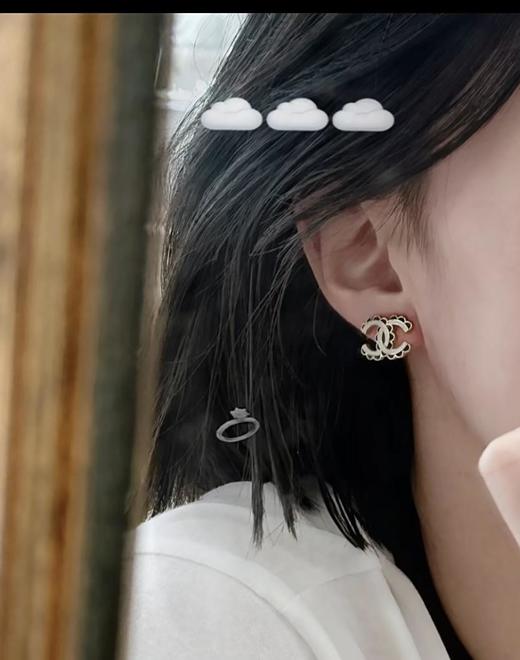 香奈儿24早秋最新款绝美系列黑花边白c耳钉（XTY） 商品图4