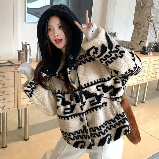 西遇短款开衫外套女冬季新款浅灰色图案设计小个子毛绒上衣SS141346 商品图2