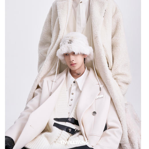 启世录TIWILLTANG“绞屿檩壑”螺纹拼接宽松廓版绞花针织皮襻开衫 商品图4