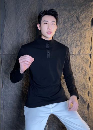 T1941秋冬季新款时尚个性日系纯色纽扣立领卫衣休闲百搭潮流上衣 商品图0