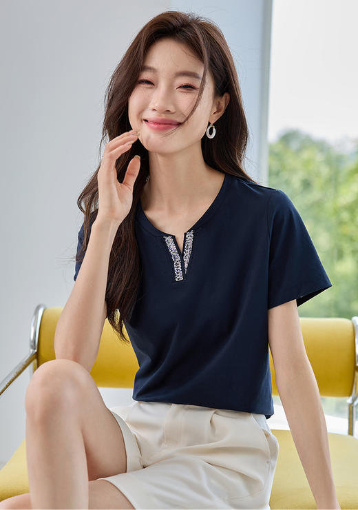 【周四狂欢价】熙世界妈妈优雅气质织带V领t恤女短袖显瘦上衣T清新百搭 商品图3