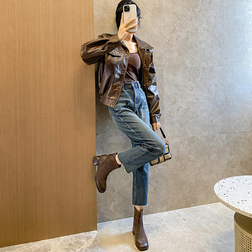 【成人鞋服|成人粗跟短靴合集】内里软糯舒适,透气性高,不易臭脚捂脚，耐磨软橡胶做底，搭配特制防滑纹路，上脚稳稳的，逛街走路不易累脚，舒适厚底个性感十足，出行搭配无压力 商品图9