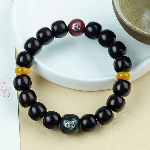 和田青玉镶银小叶檀木手串，精雕细刻 商品图1