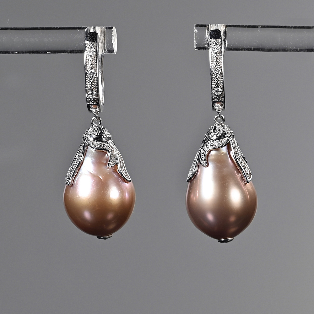 现代粉色巴洛克珍珠耳环