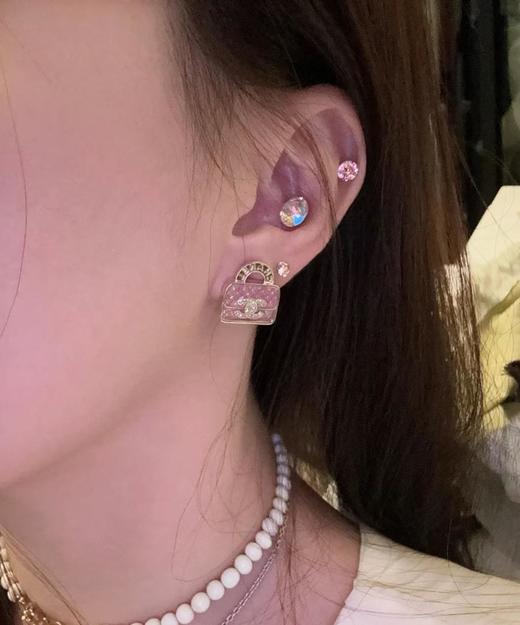香奈儿24春夏最新款绝美系列包包耳钉（XTY） 商品图3