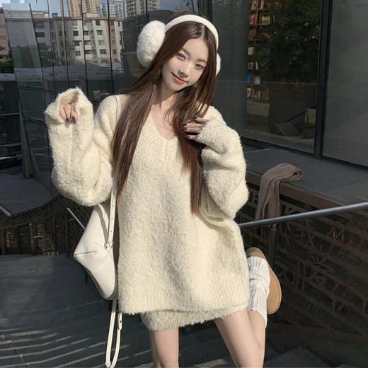 西遇100%纯羊毛套装女冬季新款V领针织上衣短裙两件套SS141444 商品图0