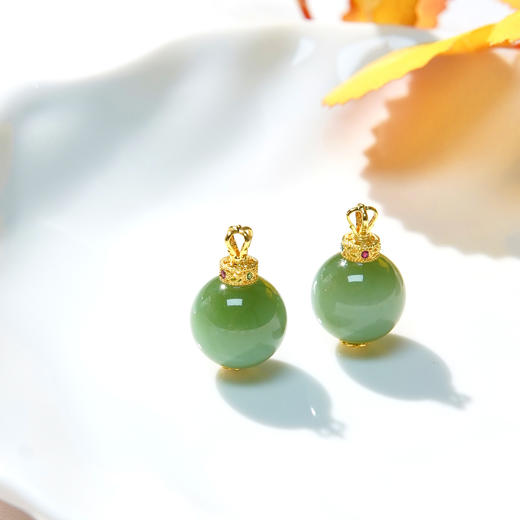 玉美人菲菲/18k和田玉吊坠-多样性发一 商品图0