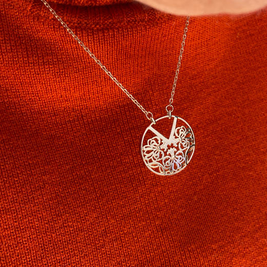 LHWINDSOR 鸢尾花盘项链复古锁骨链吊坠 商品图9