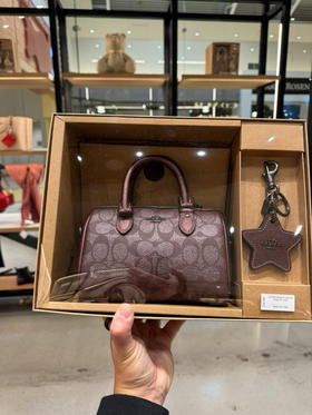 送礼好物！Coach mini Rowan波士顿包礼盒