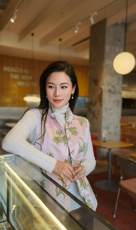 逸红颜明月优选 #高档仿漳绒提花马甲【琼枝雪】过年走亲戚必备，老师傅纯手工制作 商品图6