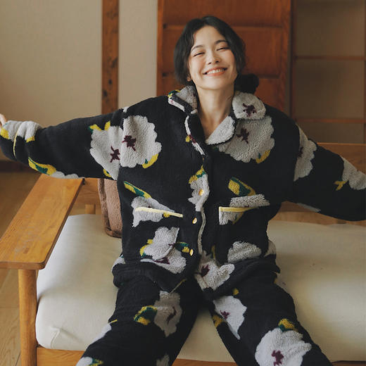 【加厚羊羔绒】秋冬法兰绒加厚睡衣套装加绒繁花珊瑚绒保暖家居服女冬季 商品图0