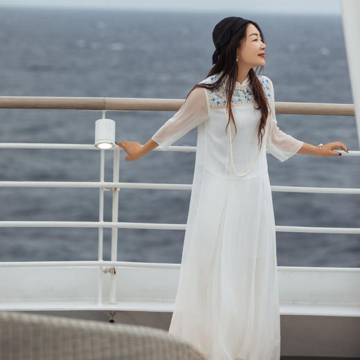 【林栖设计小店】（上衣现货）真丝绣花衬衣裤子2025春季新品宽松飞片花仙子上衣阔腿裤1951108-1951109 商品图2