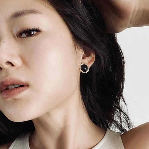 LHWINDSOR Girlboss黑色古董感链条耳钉圆形简约链条包边小巧耳饰 商品图2