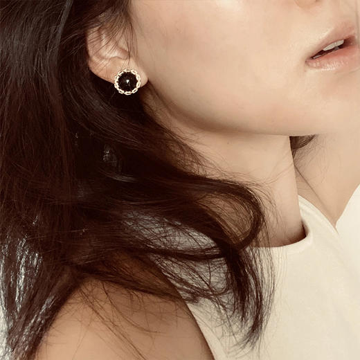 LHWINDSOR Girlboss黑色古董感链条耳钉圆形简约链条包边小巧耳饰 商品图1