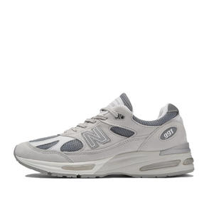 【春上新】  【新品】7楼 NewBalanc英产休闲跑步鞋 吊牌价：1899元