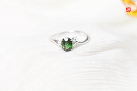 【芯蕊】18K金镶绿碧玺戒指