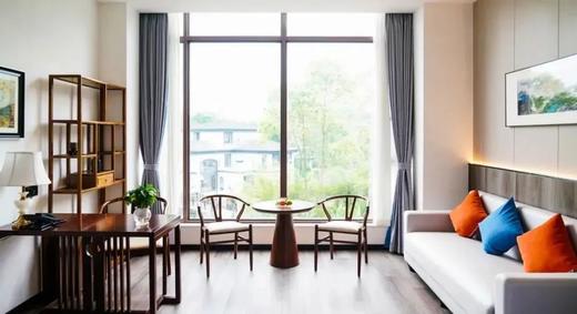 【青城天仁酒店】暖冬青城山泡汤，周末通用不加收！￥19.9起抢「青城天仁酒店」单人汤泉票！￥269抢优享/观景房套餐！品质酒店欢度假日时光！ 商品图3