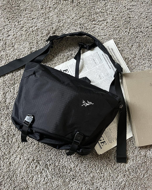 现货 THS 12.9-无 鸟家 巨轻便好用耐用包 Granville 10L多功能斜挎邮差包 CQ1375 商品图3