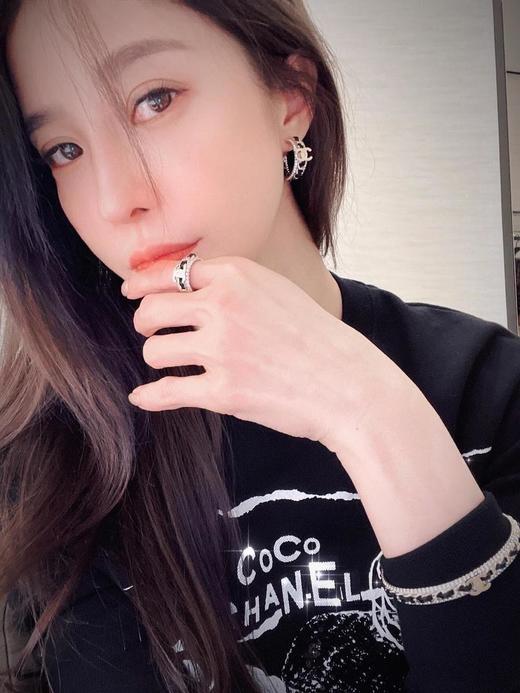 香奈儿边皮边钻手镯尺寸适中，开口设计，很方便（XTY） 商品图2