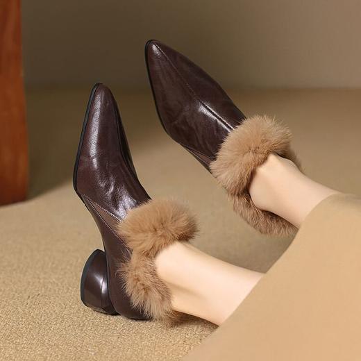 【预售5天】复古羊皮尖头兔毛深口单鞋女秋冬季粗跟加绒保暖毛毛鞋中跟小皮鞋KMQ&A2969 商品图1