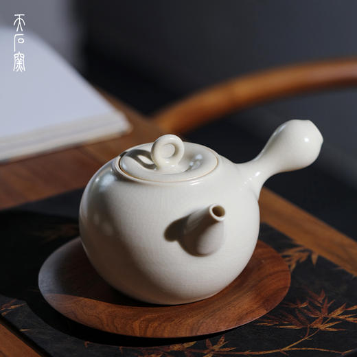 问鼎天石窑草木灰釉峰岚壶 商品图3