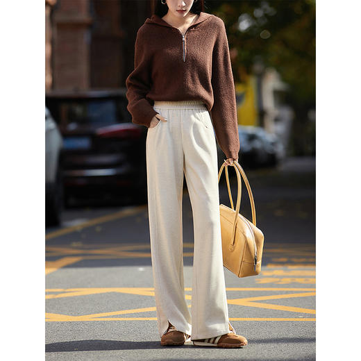 【年终特卖】熙世界杏白色人字纹直筒毛呢裤女秋冬加厚休闲糯米裤窄版阔腿裤子 商品图4