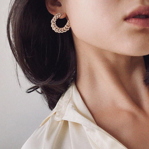 LHWINDSORchance羽毛耳环复古圆环内扣设计质感耳饰 商品图2