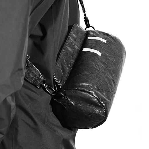 一个人的星球O1表情包圆筒磁吸单肩斜挎包 商品图5