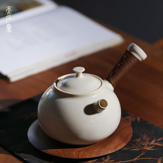 问鼎天石窑草木灰釉观流壶 商品图0