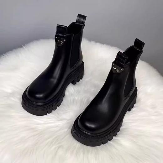 服装鞋包-新款烟筒靴粗跟厚底英伦风马丁靴简约时尚短靴 商品图3