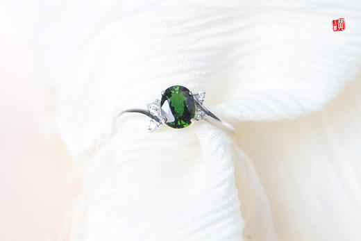 【芯蕊】18K金镶绿碧玺戒指 商品图3