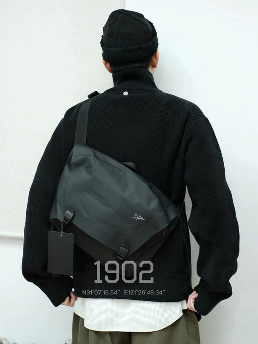 现货 THS 12.9-无 鸟家 巨轻便好用耐用包 Granville 10L多功能斜挎邮差包 CQ1375 商品图0