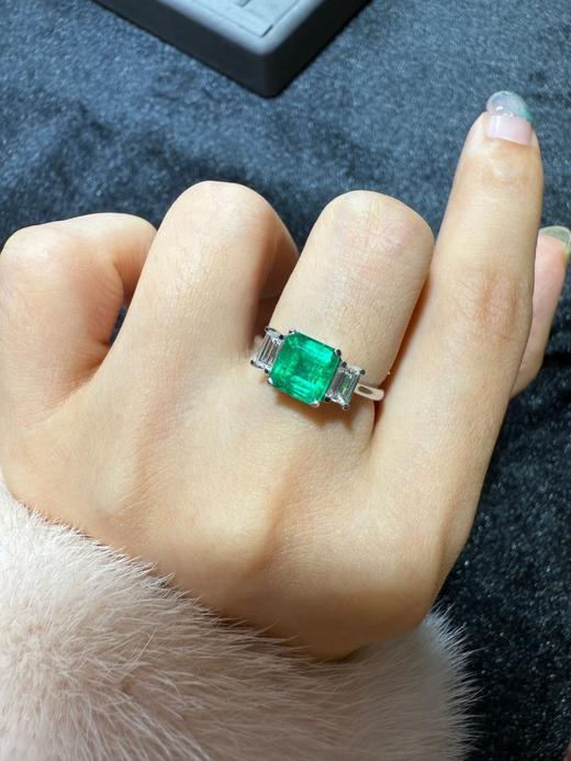 1.67ct刻面祖母绿戒指 商品图1