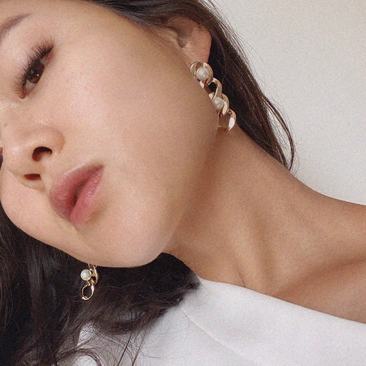 LHWINDSOR 链条水滴珍珠耳环高级感长款气质耳坠ins潮耳饰 商品图2