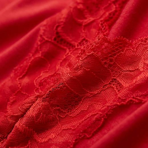 金三塔 女绢丝蕾丝内衣套袜子新年本命年红色礼盒装 商品图4