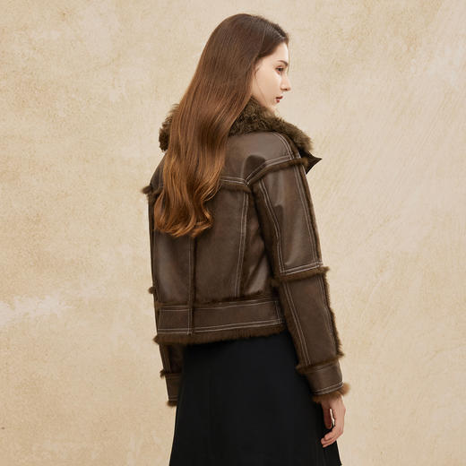 PP609斯尔丽2024冬季新款大翻领机车风减龄时尚皮毛一体皮草短外套 商品图1