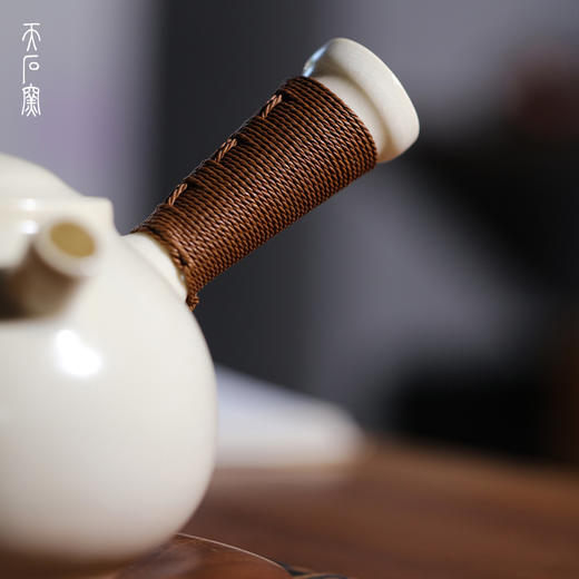 问鼎天石窑草木灰釉观流壶 商品图2