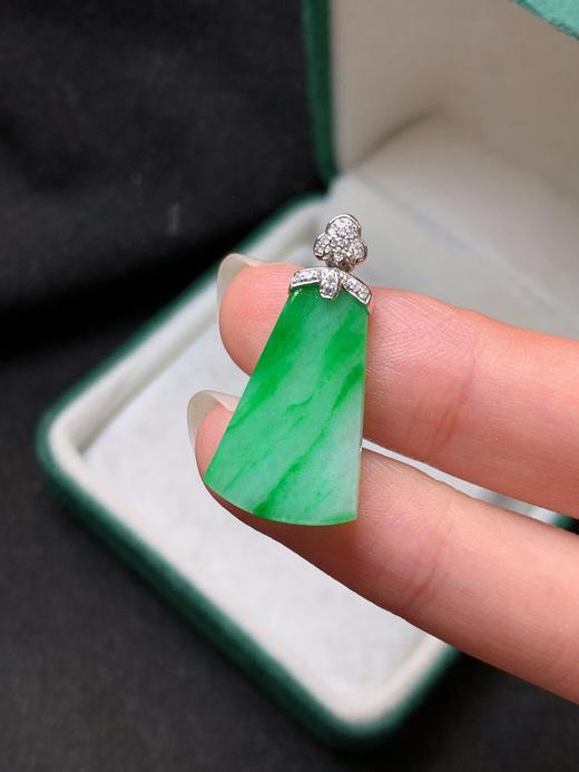 无事牌翡翠吊坠 商品图0