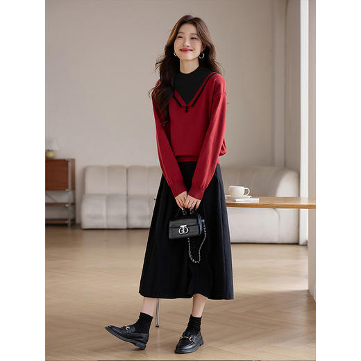【1件75折】熙世界假两件针织打底衫女秋冬套头宽松撞色半高领拼接圣诞红毛衣 商品图4