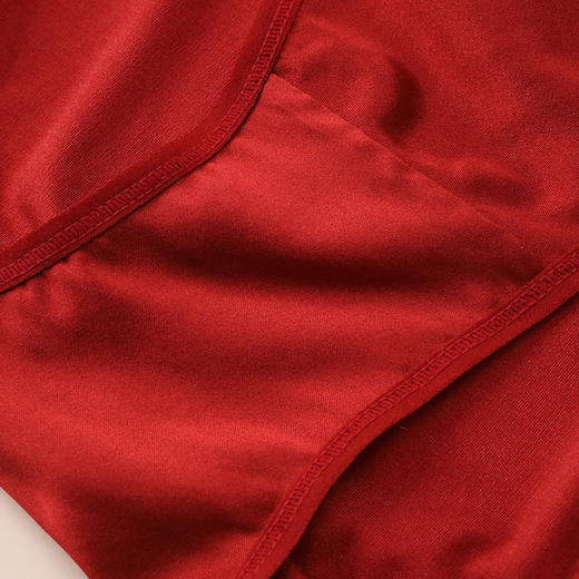 金三塔 桑蚕丝女士三角杯缎面文胸内裤红色新年礼盒装 商品图4