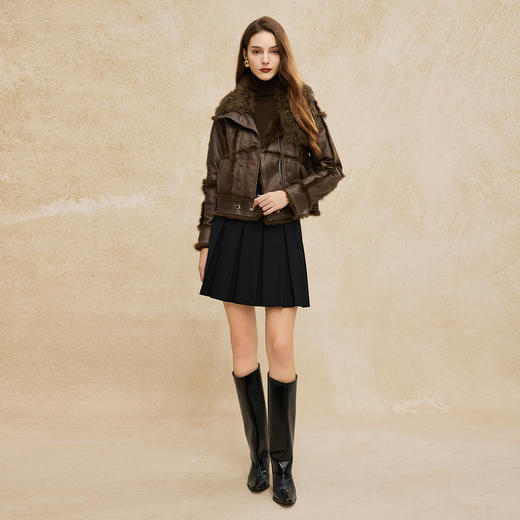 PP609斯尔丽2024冬季新款大翻领机车风减龄时尚皮毛一体皮草短外套 商品图3