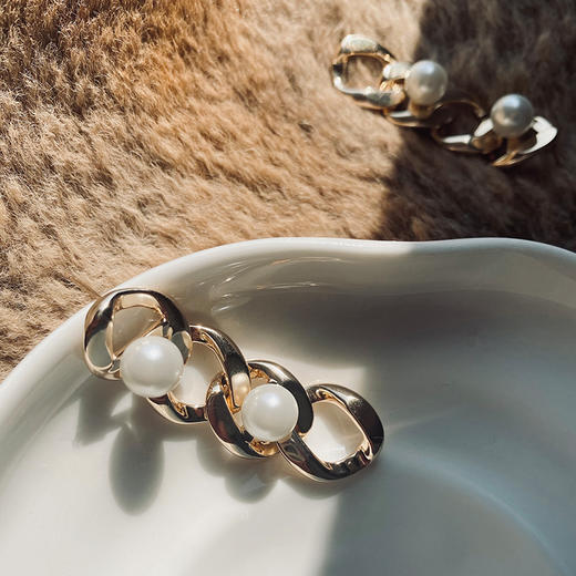 LHWINDSOR 链条水滴珍珠耳环高级感长款气质耳坠ins潮耳饰 商品图4