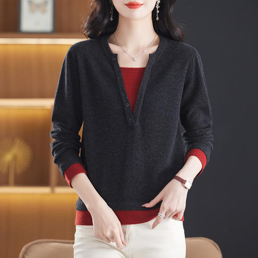 CC-YM-200    V领假两件毛衣女100纯羊毛衫2024秋冬新款时尚洋气打底衫上衣 商品图2