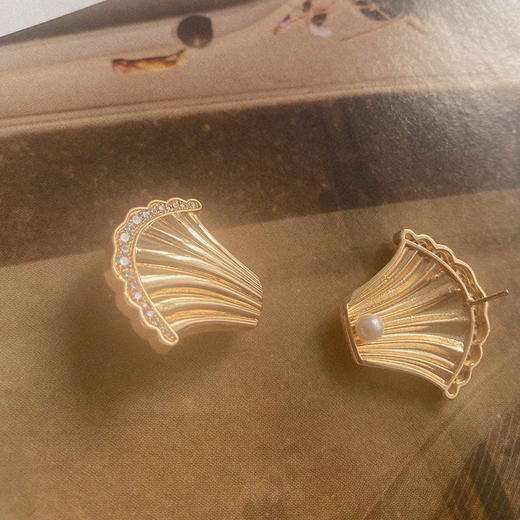 LHWINDSOR 贝壳耳环扇形复古港风精致珍珠镶嵌耳饰 商品图3