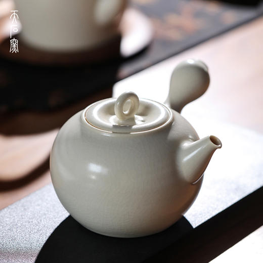 问鼎天石窑草木灰釉峰岚壶 商品图0