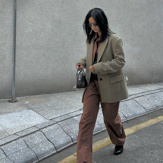 【顺丰包邮】05437 洛诗琳秋冬新款翻驳领廓形羊毛编织西装外套女587 商品图0