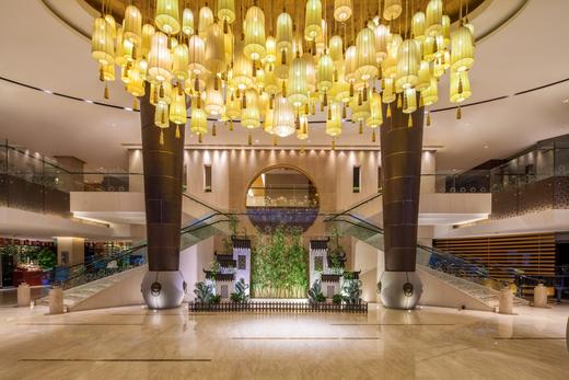 ★江苏年夜饭★￥899起/人 3天2晚【苏州温德姆花园酒店】豪华房+双早，除夕年夜饭+年初一自助晚餐，8人/10人套餐可选！背靠观前街，东临平江路！2026年2月16日专享 商品图2